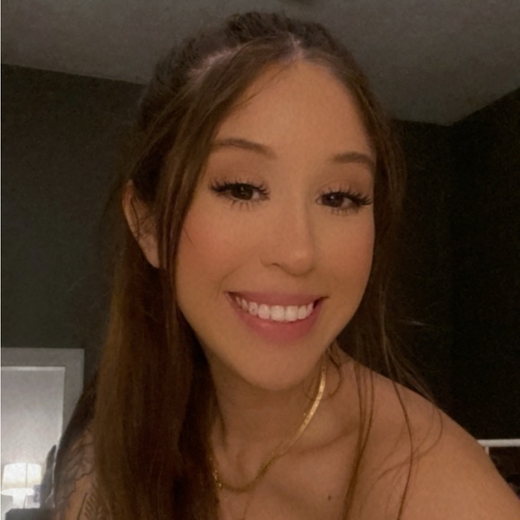 Meet your Posher, Jeanette - Picture 3 of 3